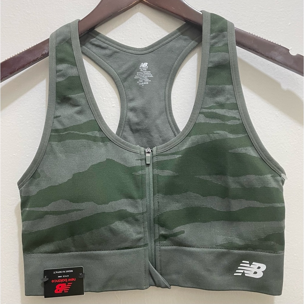 NWT Sports Bra New Balance Crop Top Camo Taupe Front Zipper Size XL.